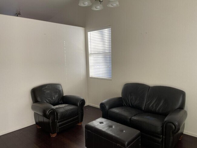 Foto del edificio - 1284 Cumberland Dr