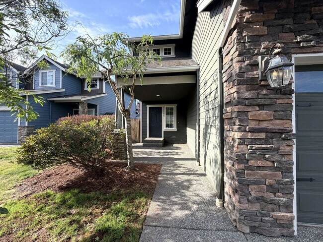 Foto del edificio - Spacious 4-Bedroom Home Near Lake Stevens in Desirable Noble Court