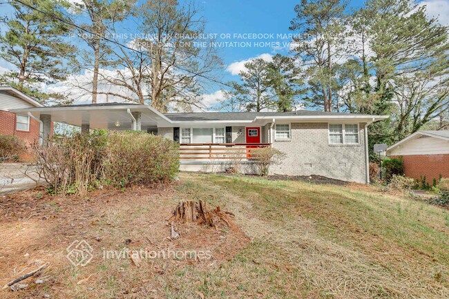 Building Photo - 2160 Shamrock Dr