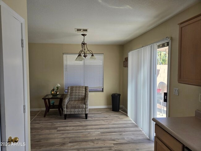 Foto del edificio - 5365 W Augusta Ave