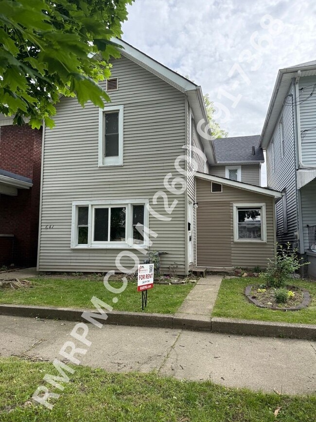 Building Photo - 641 Byron St