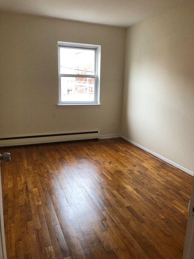 2nd Bedroom - 92 Bay 49th St