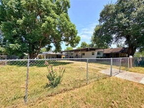 Building Photo - 310 E Jack Ave