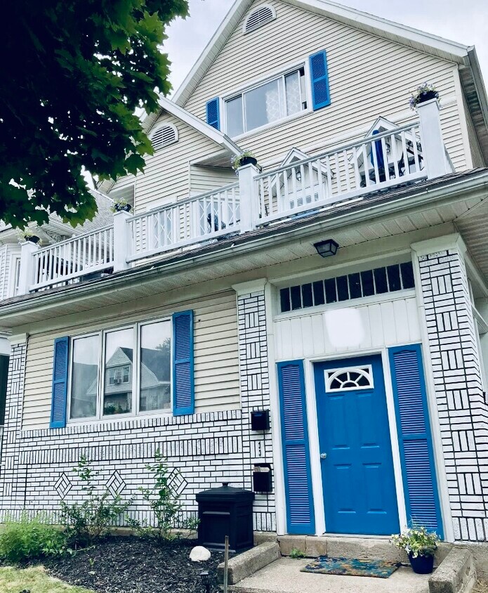 Primary Photo - 137 Livingston St