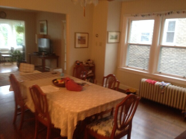 Photo - 5539 Beacon St Apartments