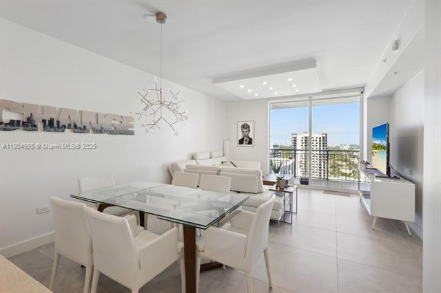 Foto del edificio - 999 SW 1st Ave