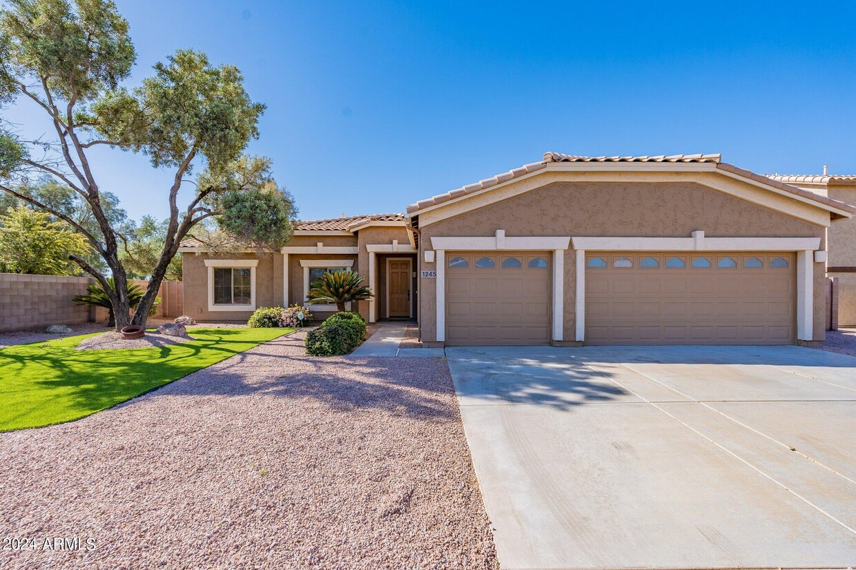 Primary Photo - 1245 E San Carlos Way