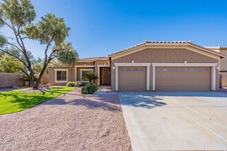 Building Photo - 1245 E San Carlos Way