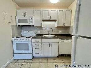 Building Photo - 90 Gardner St