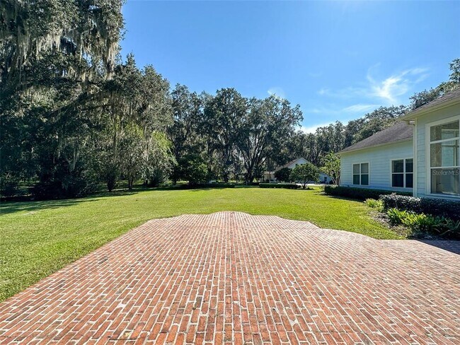 Foto del edificio - 6425 NW 202nd Pl