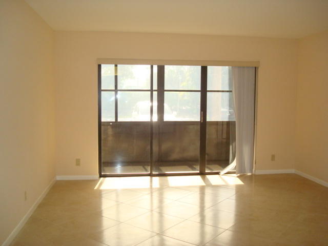 Foto del edificio - 203 Foxtail Dr