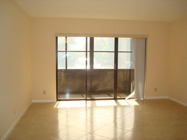 Building Photo - 203 Foxtail Dr