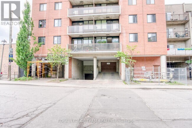 Photo du bâtiment - 154-154 Nelson St