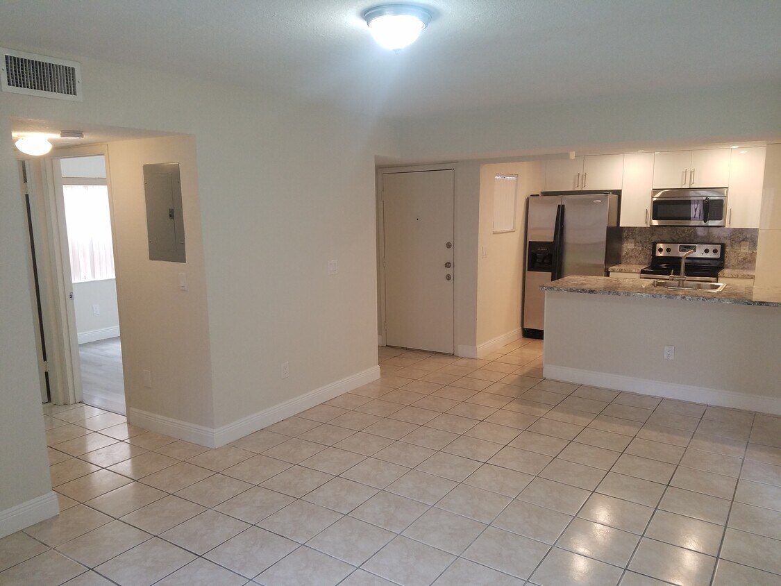 Primary Photo - 2725 W 64th PL