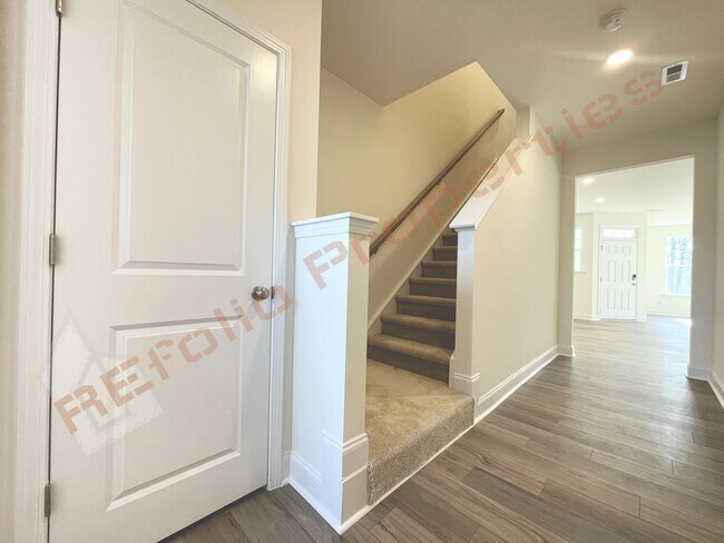 Foto del edificio - 6429 Granite Quarry Dr