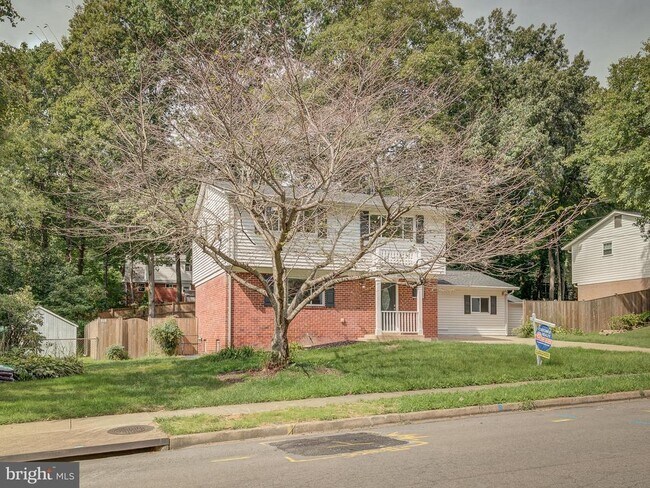 Foto del edificio - 6812 Landor Ln
