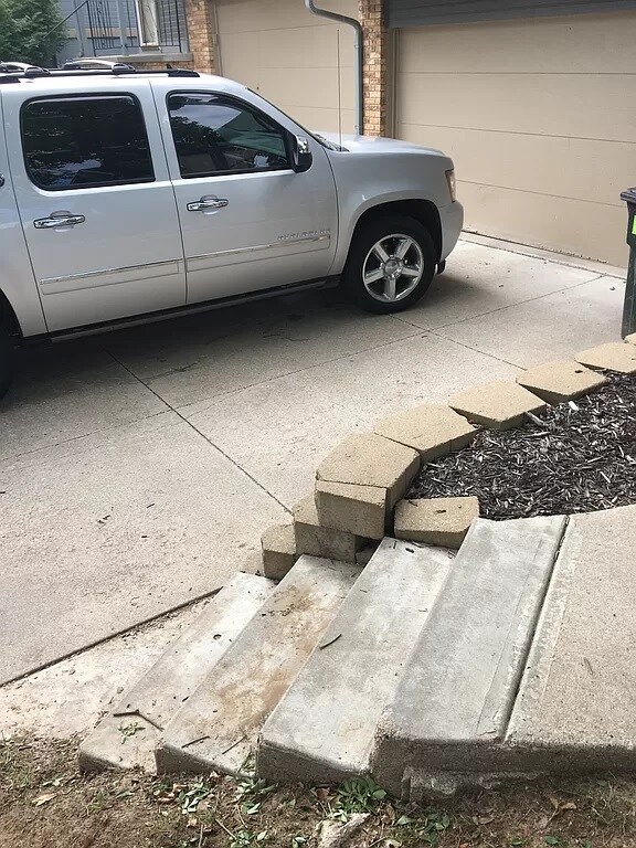 Building Photo - 3405 Comstock Ave