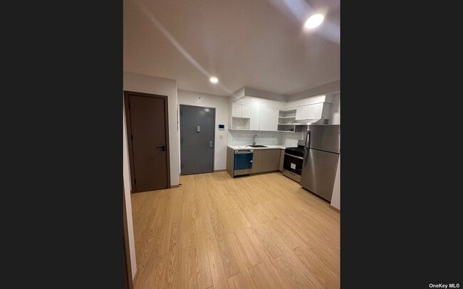Building Photo - 6020 3rd Ave