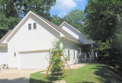 Photo - 690 Pinewood Dr House