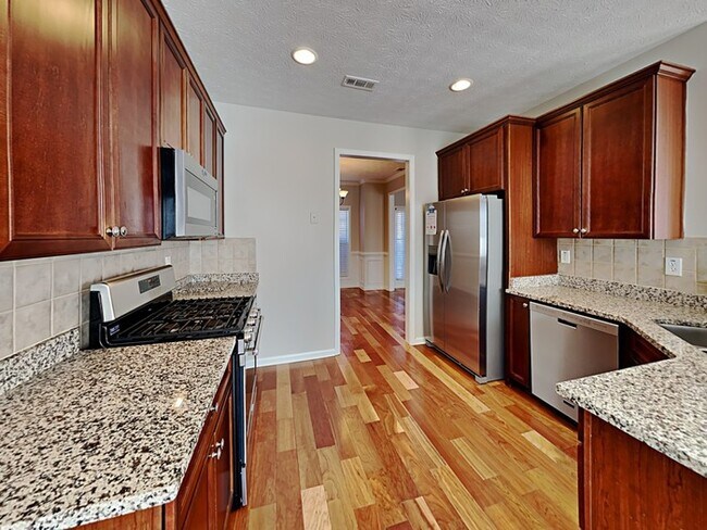 Building Photo - 486 Astoria Way