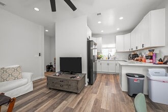 Building Photo - 5229 E Falls View Dr