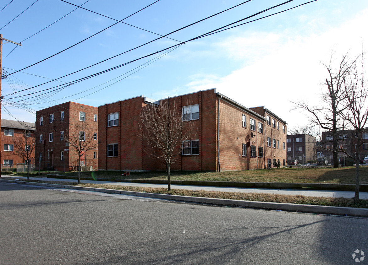 Primary Photo - The Jackson Apartments