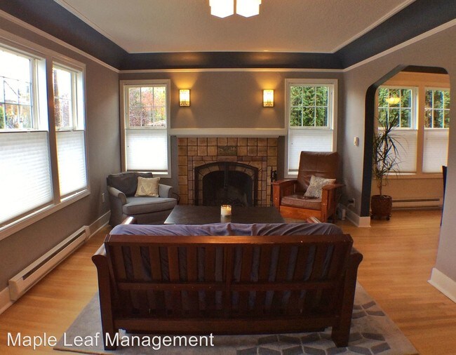 Foto del edificio - 6521 3rd Ave NW