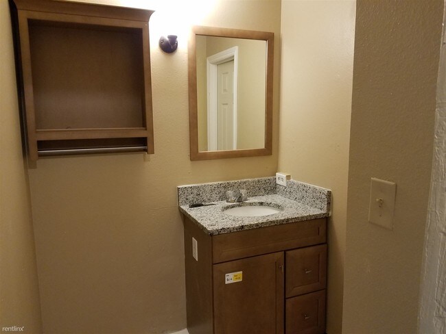 Building Photo - 3 br, 1 bath Condo - 9650 Huron St Apt 21 ...