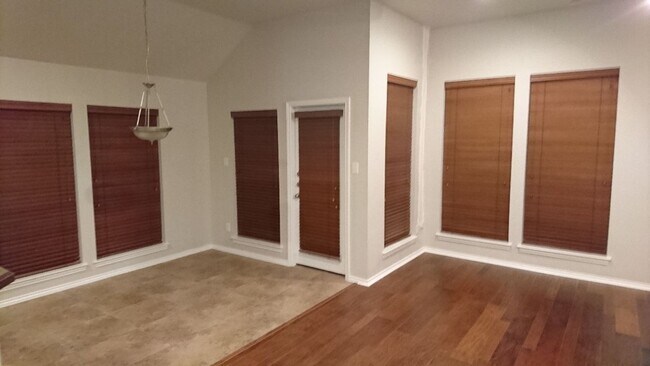 Living room and breakfast nook. - 7414 Lakesage Lane