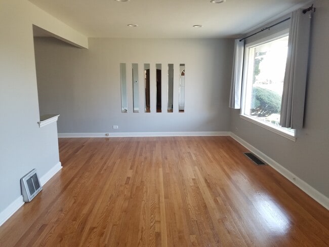 Building Photo - 1349 Westchester Blvd