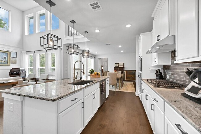 Building Photo - 7 Shumard Oak Dr