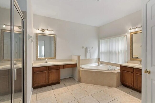 Foto del edificio - 10360 Cypress Trail Dr