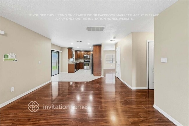 Foto del edificio - 4313 Ellenville Pl