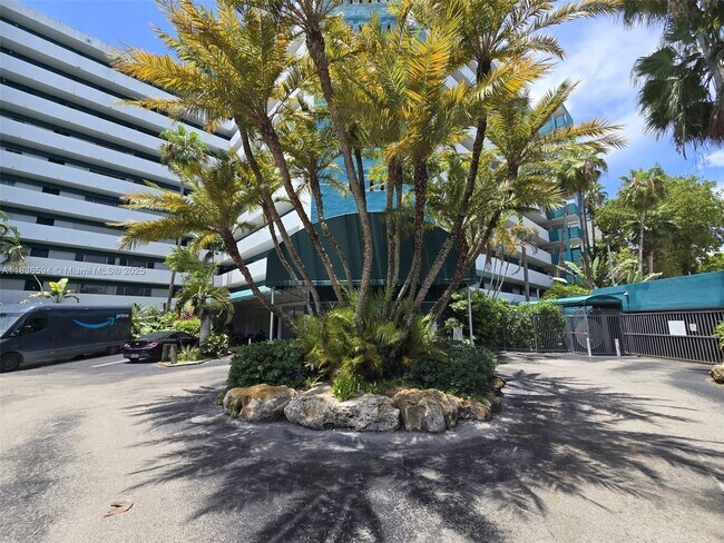 Foto del edificio - 1700 NW N River Dr