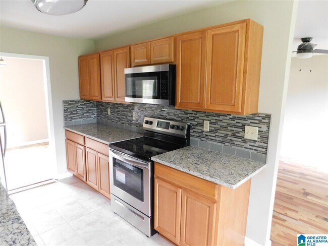 Building Photo - 112 Coral Cir