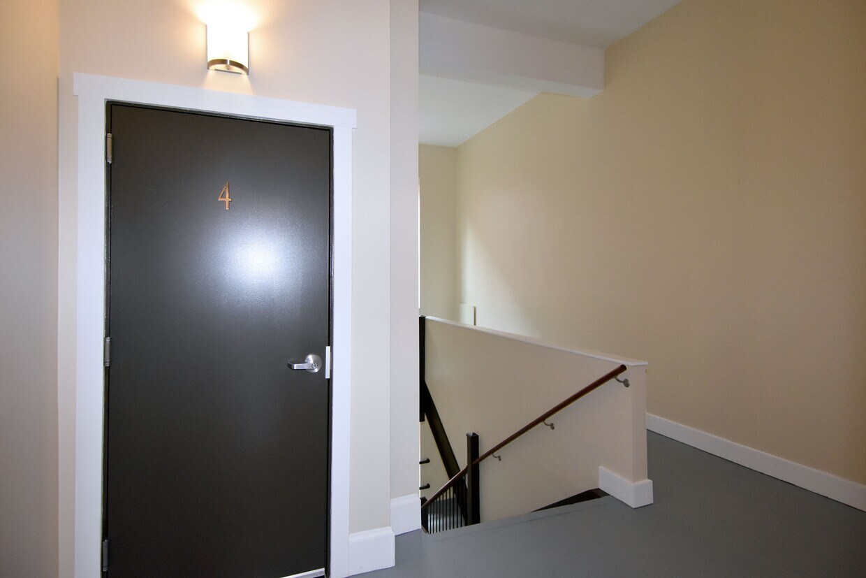 Entry Way - 2301 Mission St