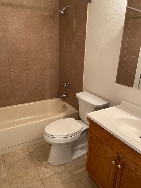 Building Photo - 1235 Sandpiper Dr