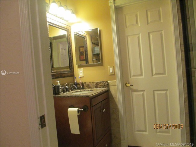 Foto del edificio - 630 NW 107th Ave