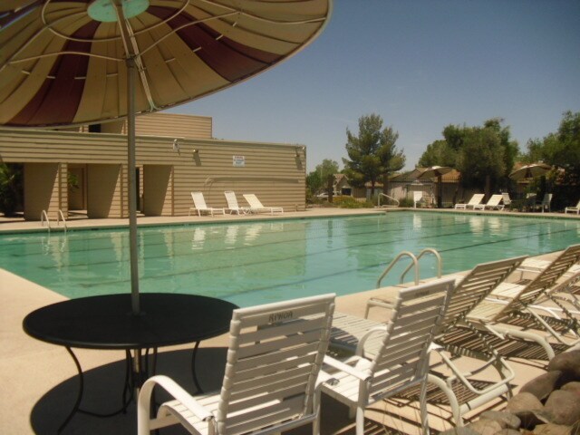 Building Photo - Check Out This Freshly Renovated East Side...