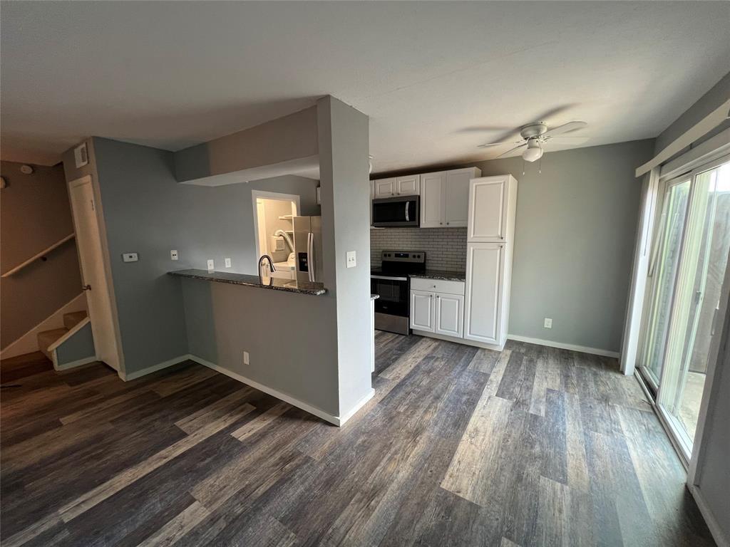 Primary Photo - 5808 Wellington Dr