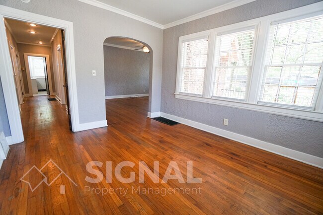Building Photo - 7751 Rugby Ave