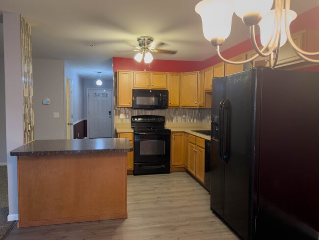 Building Photo - 111 N Village Cir
