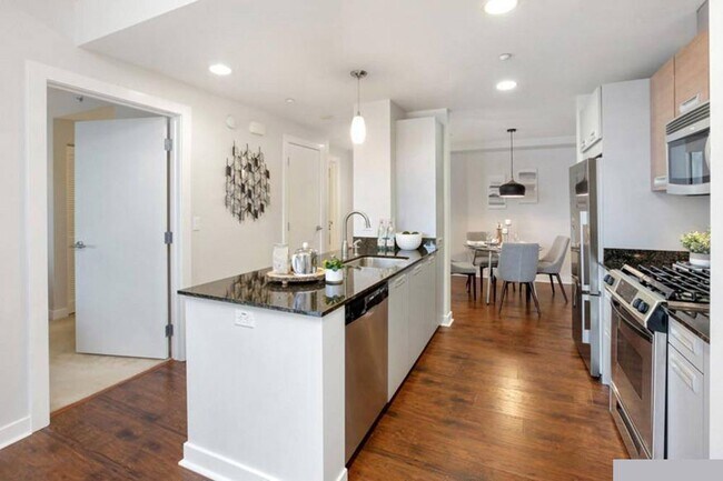 Building Photo - 300 Berry St