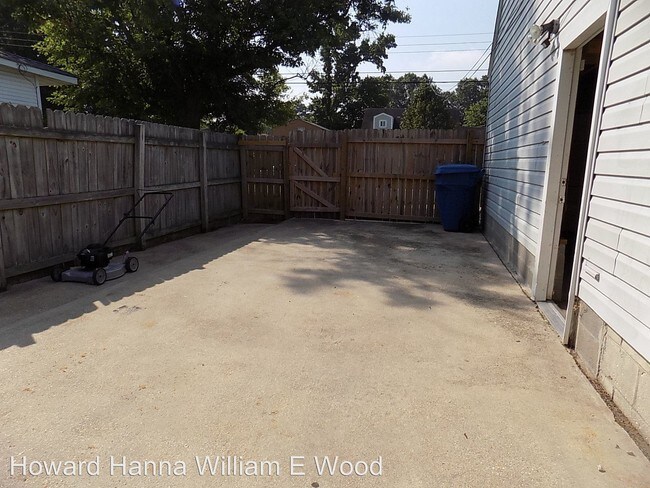 Building Photo - 4828 Linshaw Ln