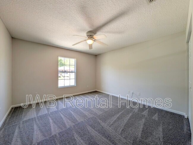 Foto del edificio - 4365 Melissa Ct W