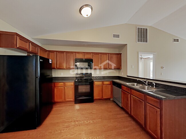 Building Photo - 2106 Bimelech Ln