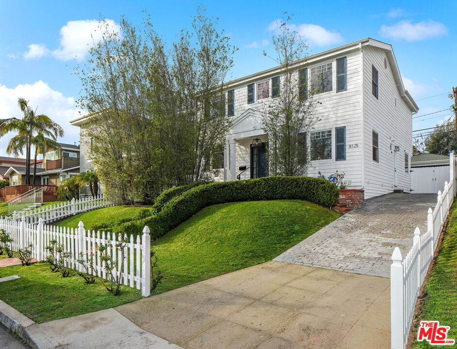 Primary Photo - 8125 Colegio Dr