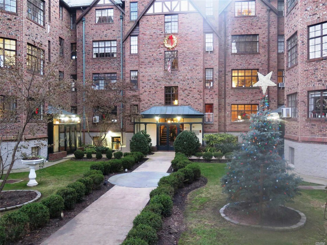 3830 Douglaston Pkwy, Queens, NY 11363 House Rental in Queens, NY