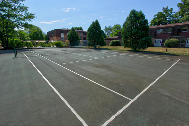 ¡Canchas de tenis - Hollandale Apartments