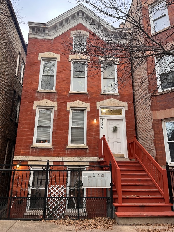 Building Photo - 1356 N Greenview Ave
